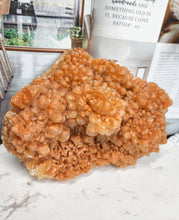 Cargar imagen en el visor de la galería, Orange Calcite Cluster #54
