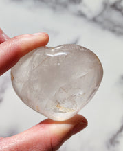 이미지를 갤러리 뷰어에 로드 , Clear Quartz Heart ( Pick your own heart )
