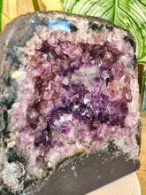 Load image into Gallery viewer, Amethyst Cave - 10.5kg #M3
