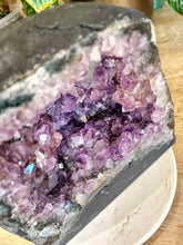 將圖片載入圖庫檢視器 Amethyst Cave - 10.5kg #M3
