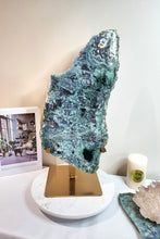 將圖片載入圖庫檢視器 Moss Agate Slab on Gold Metal Stand - 3kg #1
