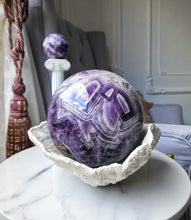 將圖片載入圖庫檢視器 Extra Large Chevron Amethyst Sphere - 6.48 kg
