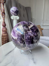 將圖片載入圖庫檢視器 Extra Large Chevron Amethyst Sphere - 6.48 kg
