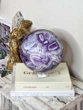 將圖片載入圖庫檢視器 Extra Large Chevron Amethyst Sphere - 6.48 kg
