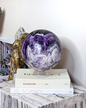 將圖片載入圖庫檢視器 Extra Large Chevron Amethyst Sphere - 6.48 kg
