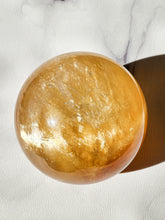 將圖片載入圖庫檢視器 Golden Honey Calcite Sphere - Extra Large 7.35kg
