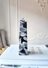 將圖片載入圖庫檢視器 Black &amp; White (Yin Yang) Jasper Tower #140
