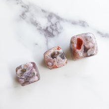 Load image into Gallery viewer, Flower Agate Mini Cube Set #2
