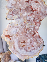 將圖片載入圖庫檢視器 Large Pink Amethyst Slab on Black Stand - 5.65kg #57
