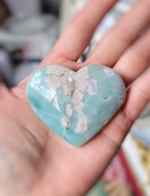 Load image into Gallery viewer, Sakura Green Flower Agate Heart #3
