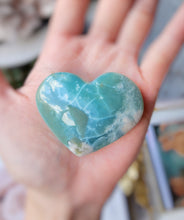 Load image into Gallery viewer, Sakura Green Flower Agate Heart #4
