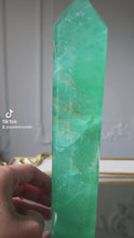 비디오를 갤러리 뷰어 Green Fluorite Round Tower / Pillar - 811g #43에 로드 및 재생
