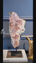 將影片載入圖庫檢視器並播放，Pink Amethyst Slab on stand - 3.4kg #7
