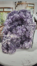 비디오를 갤러리 뷰어 Amethyst Flower Cathedral - 3.6kg #1에 로드 및 재생
