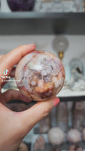 ギャラリービューアCarnelian Flower Agate Sphere #C5に読み込んでビデオを見る
